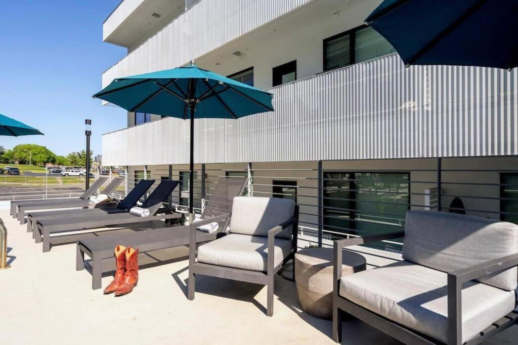 Stylish Downtown Condo W/ Pool & Parking Nashville Exterior foto