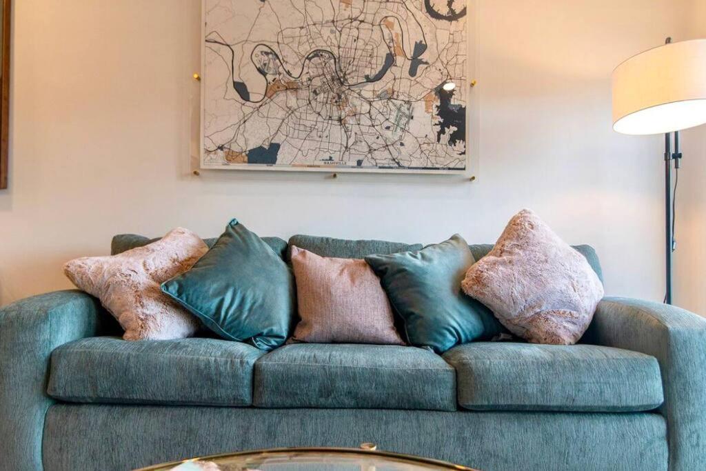Stylish Downtown Condo W/ Pool & Parking Nashville Exterior foto