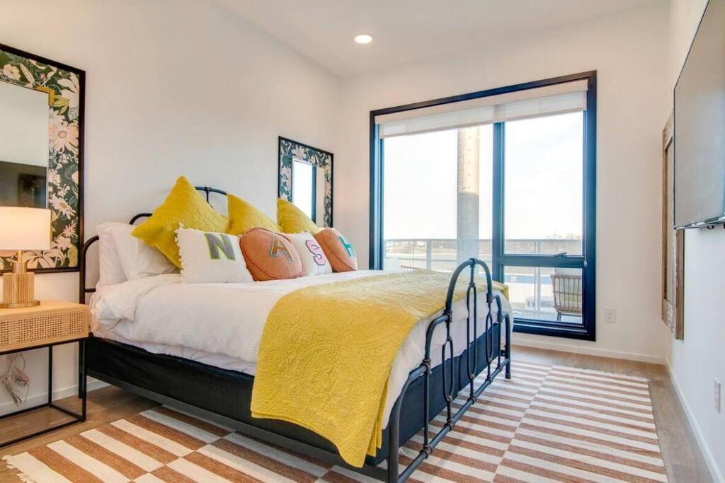 Stylish Downtown Condo W/ Pool & Parking Nashville Exterior foto